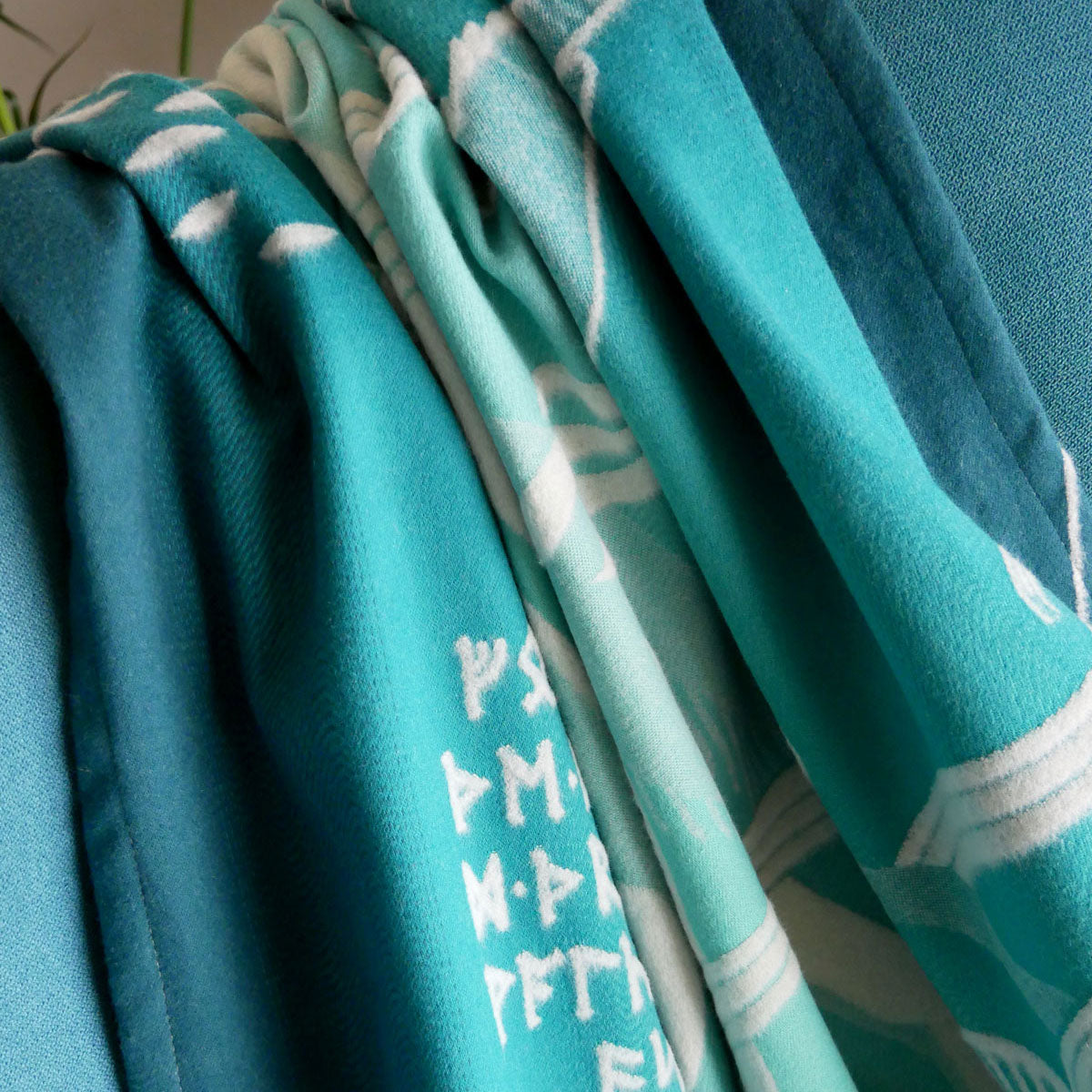 Manta/manta de yoga iluminada por la luna MISTY MOUNTAINS™