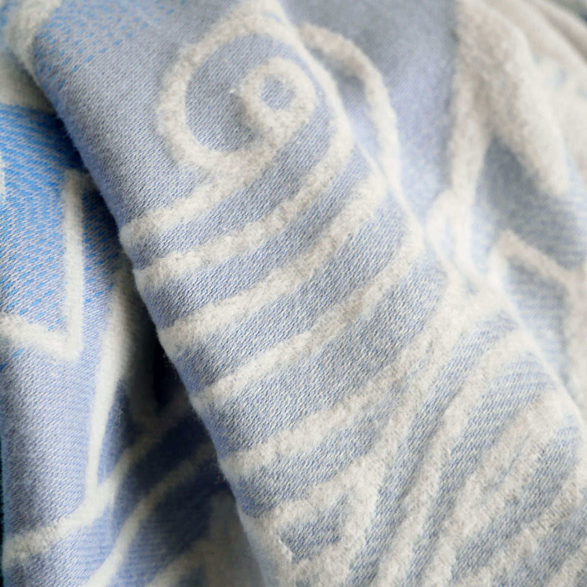 MISTY MOUNTAINS™ Aduial Blanket