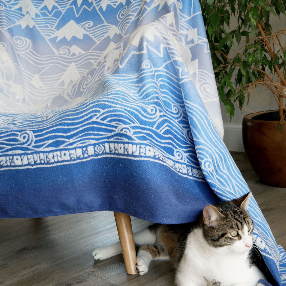 MISTY MOUNTAINS™ Aduial Blanket