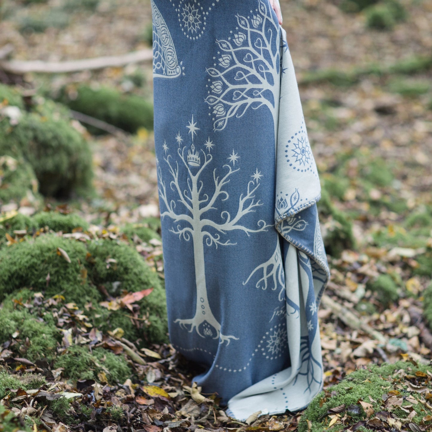 ANCIENTS OF GONDOR™ 'Hith' Throw/Yoga Blanket