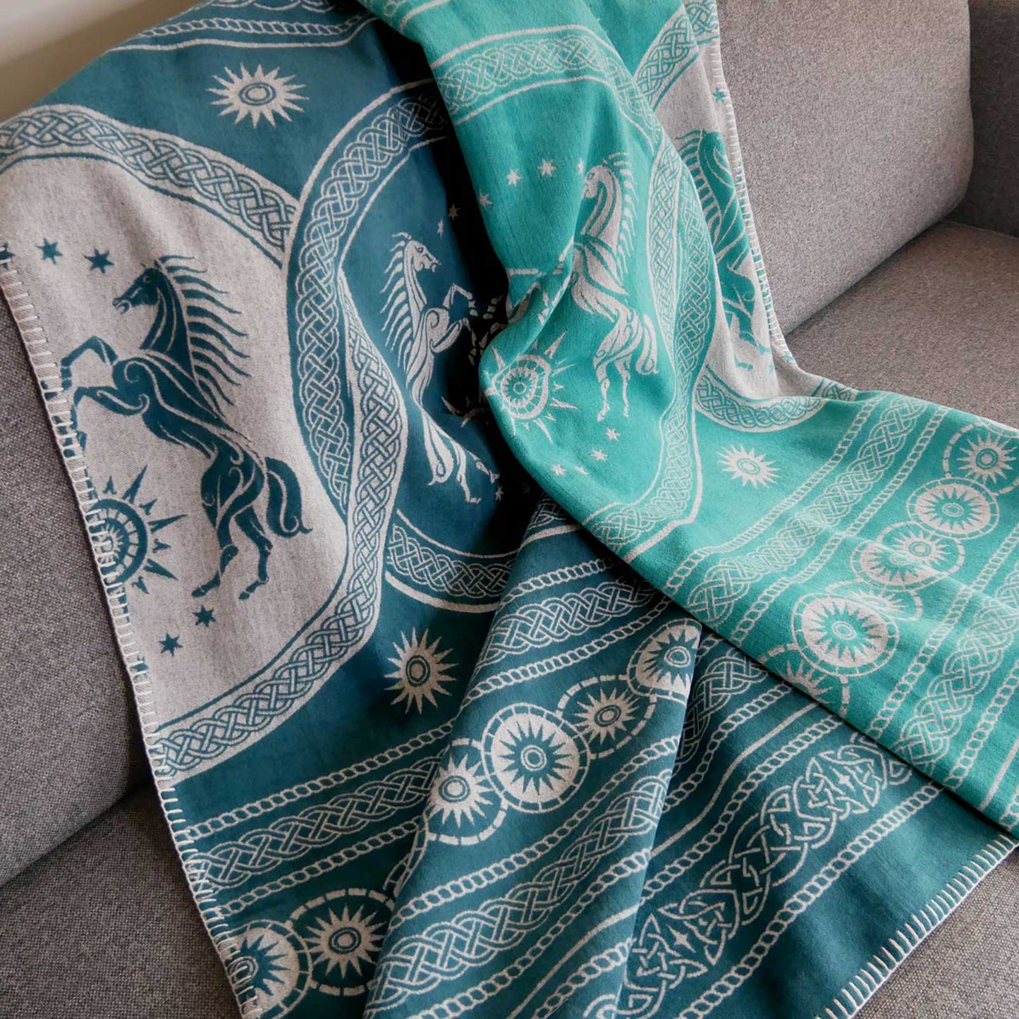 ROHAN™ 'Entwash' Yoga Blanket/Throw